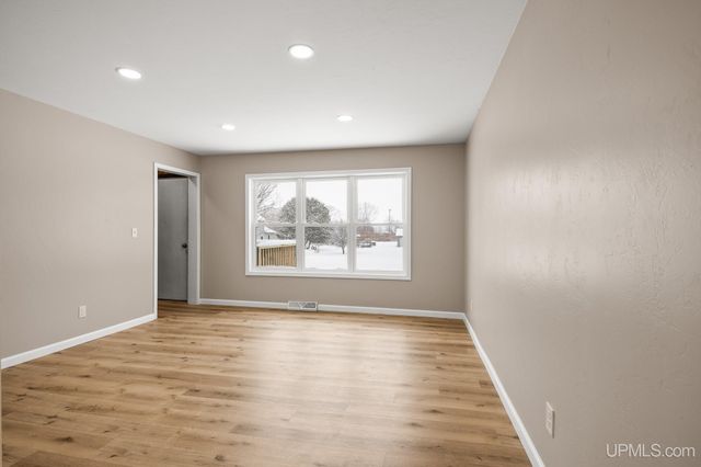 6357 S 2nd Street, Wells, MI 49894