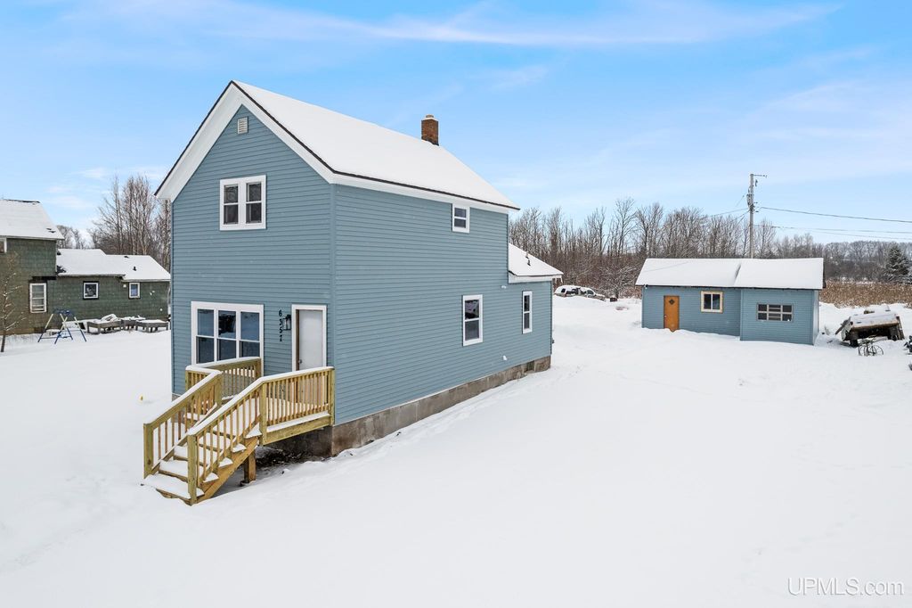 6357 S 2nd Street, Wells, MI 49894