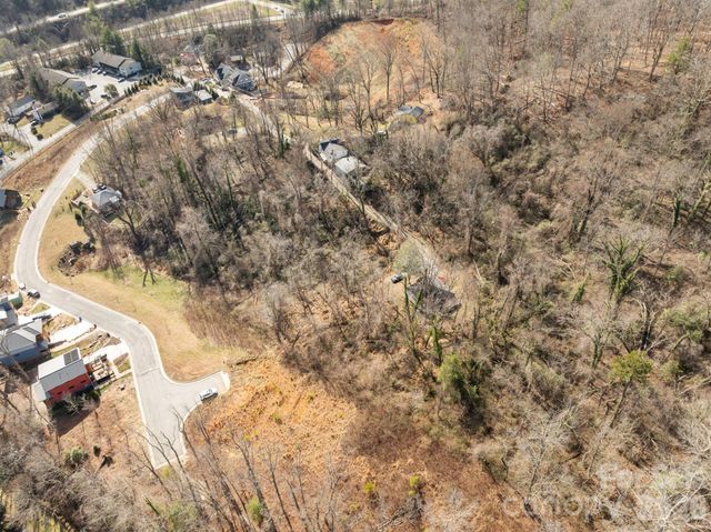 99999 Weaver Hill Road, Asheville, NC 28805