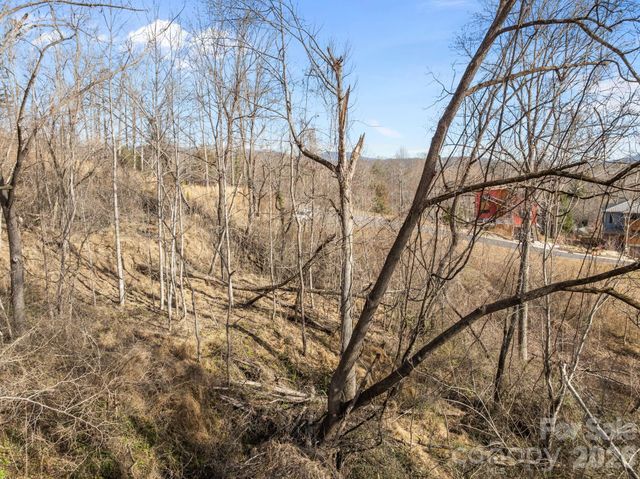 99999 Weaver Hill Road, Asheville, NC 28805