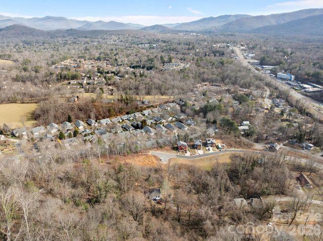 99999 Weaver Hill Road, Asheville, NC 28805