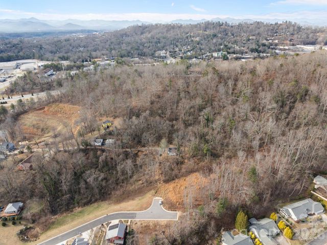 99999 Weaver Hill Road, Asheville, NC 28805