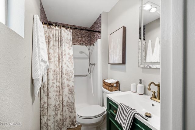 960 N 32ND Avenue, Show Low, AZ 85901