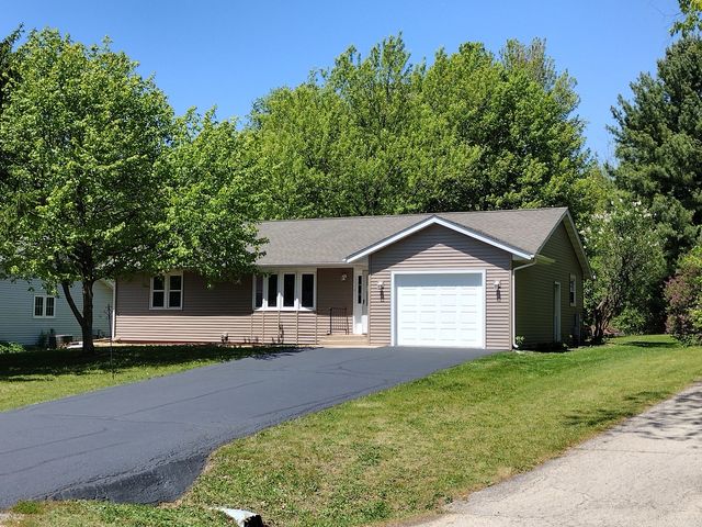 216 Bounty Drive NE, Poplar Grove, IL 61065