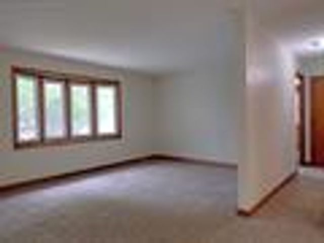 216 Bounty Drive NE, Poplar Grove, IL 61065