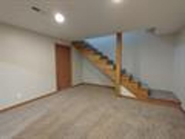 216 Bounty Drive NE, Poplar Grove, IL 61065