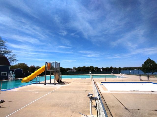 216 Bounty Drive NE, Poplar Grove, IL 61065