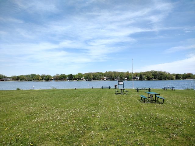 216 Bounty Drive NE, Poplar Grove, IL 61065