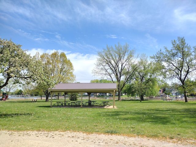 216 Bounty Drive NE, Poplar Grove, IL 61065