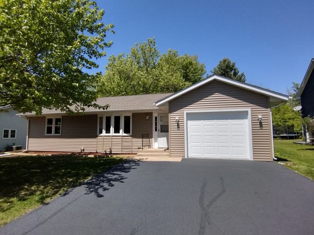 216 Bounty Drive NE, Poplar Grove, IL 61065