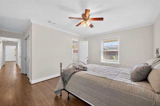 5111 Creekbend Drive, Houston, TX 77035