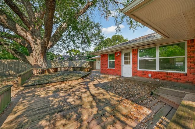 5111 Creekbend Drive, Houston, TX 77035