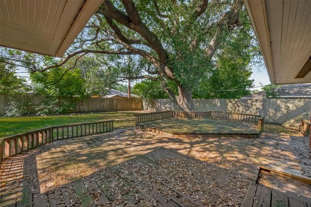 5111 Creekbend Drive, Houston, TX 77035