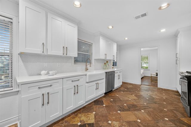 5111 Creekbend Drive, Houston, TX 77035