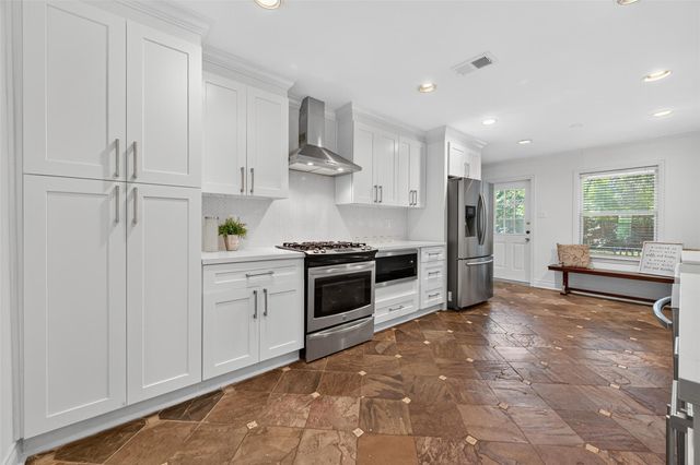 5111 Creekbend Drive, Houston, TX 77035