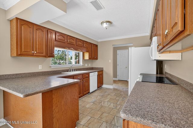 13908 Cerro Verde Drive, Ocean Springs, MS 39564