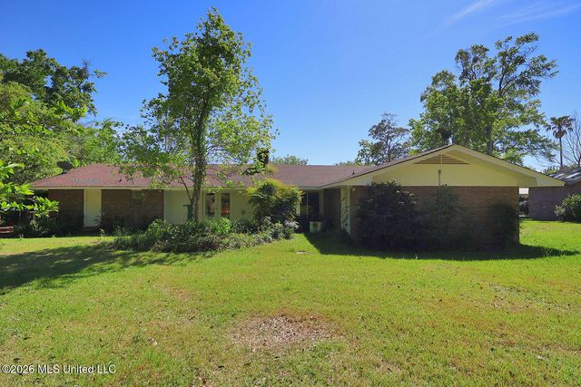 13908 Cerro Verde Drive, Ocean Springs, MS 39564