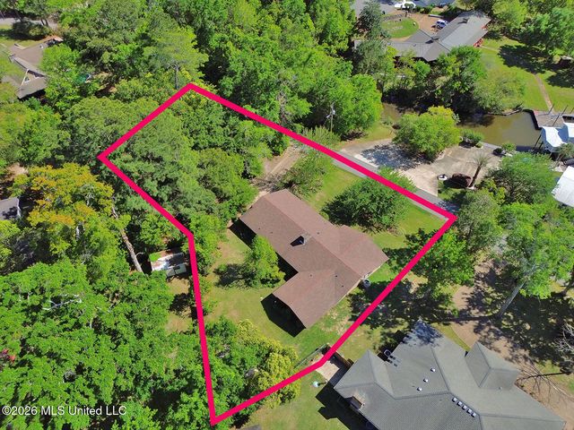13908 Cerro Verde Drive, Ocean Springs, MS 39564