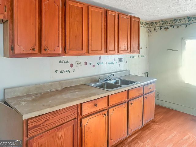 1392 Fort Hill Street, Macon, GA 31217