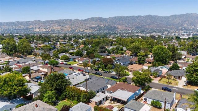 827 N Lamer, Burbank, CA 91506