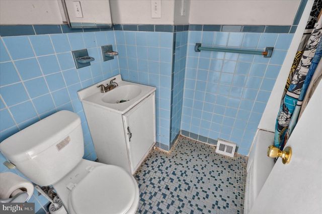 3300 PRIMROSE RD, Philadelphia, PA 19114
