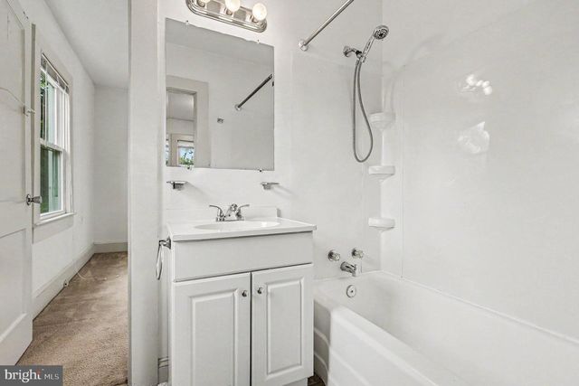 302 E CHATHAM ST, Fredericksburg, VA 22405