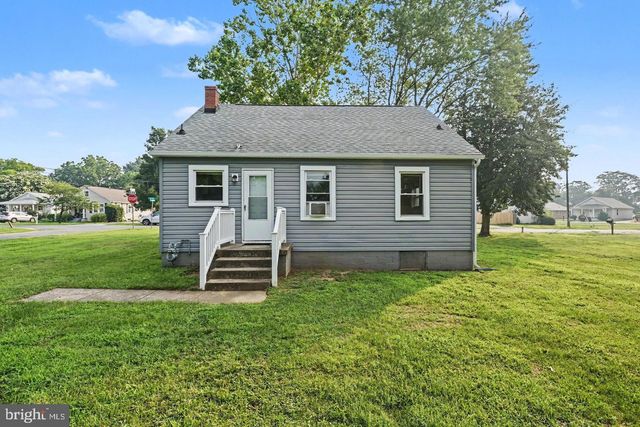 302 E CHATHAM ST, Fredericksburg, VA 22405