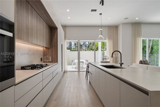 18955 Atlantic Blvd, Sunny Isles Beach, FL 33160