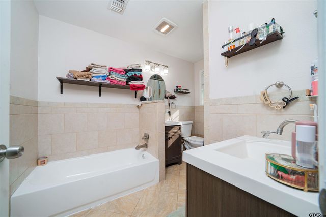 1312 Andrews St, Kilgore, TX 75662