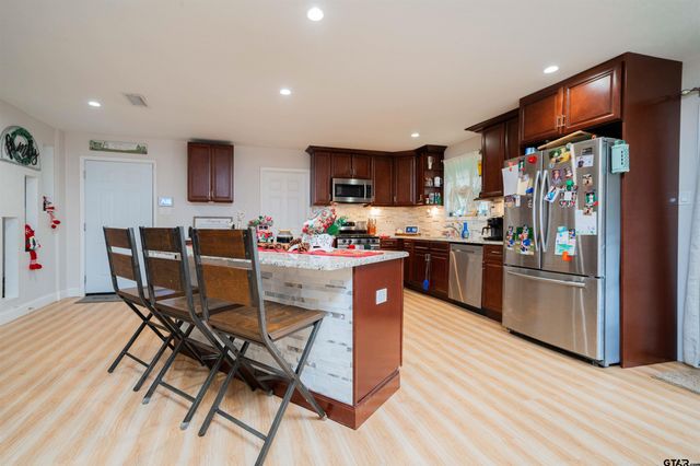 1312 Andrews St, Kilgore, TX 75662