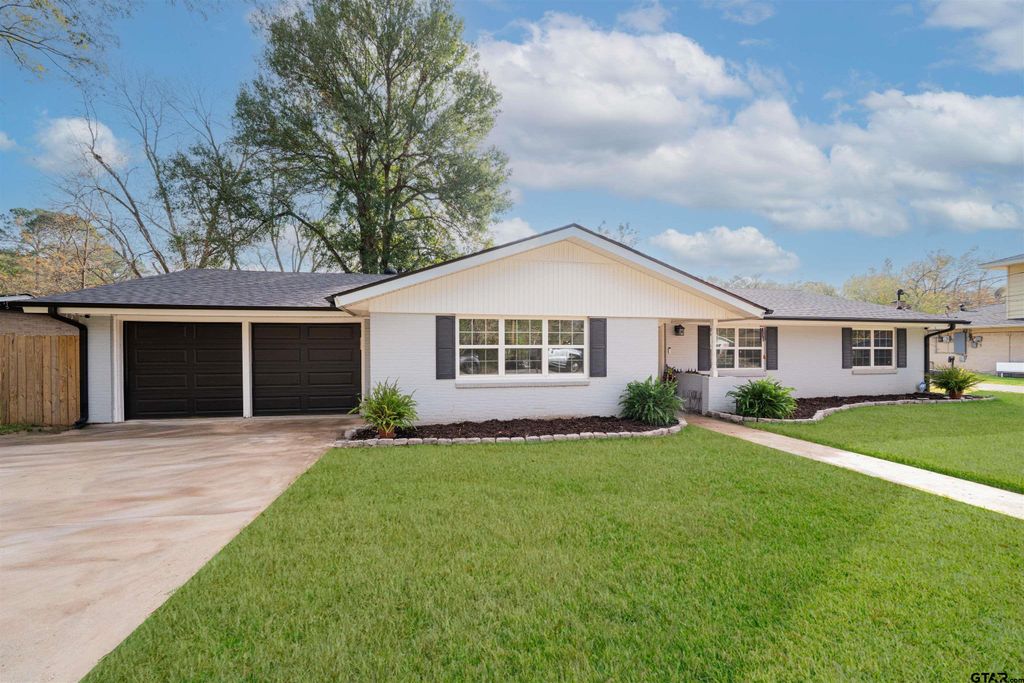 1312 Andrews St, Kilgore, TX 75662