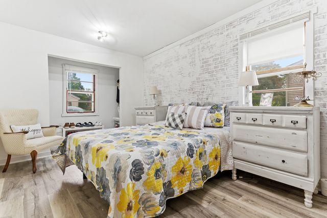 233 E Hawthrone Drive, Round Lake Beach, IL 60073