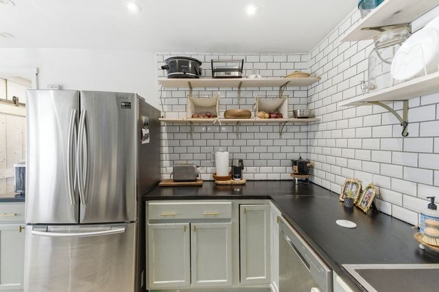 233 E Hawthrone Drive, Round Lake Beach, IL 60073