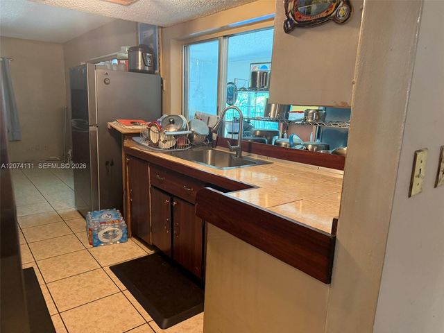 3970 NW 50th Avenue, Lauderdale Lakes, FL 33319