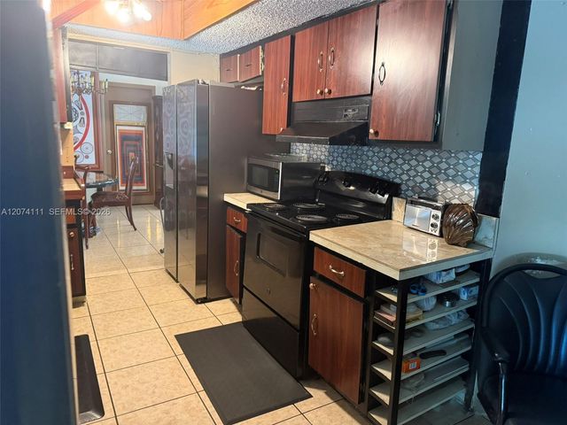 3970 NW 50th Avenue, Lauderdale Lakes, FL 33319