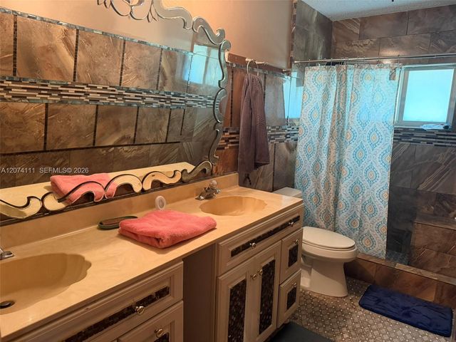 3970 NW 50th Avenue, Lauderdale Lakes, FL 33319
