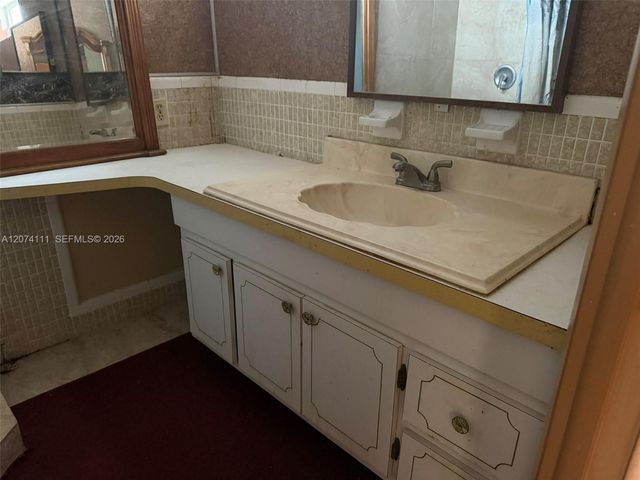 3970 NW 50th Avenue, Lauderdale Lakes, FL 33319