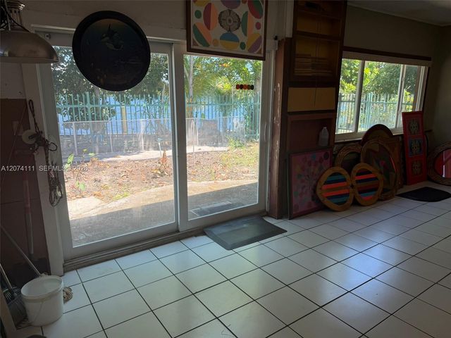 3970 NW 50th Avenue, Lauderdale Lakes, FL 33319