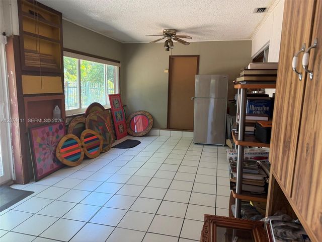 3970 NW 50th Avenue, Lauderdale Lakes, FL 33319