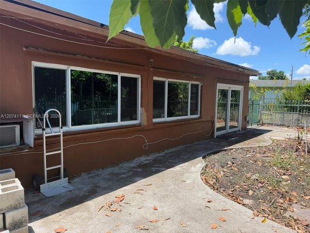 3970 NW 50th Avenue, Lauderdale Lakes, FL 33319