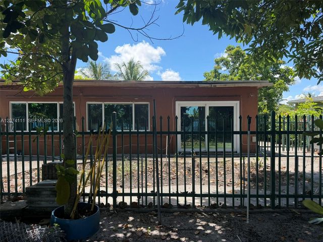 3970 NW 50th Avenue, Lauderdale Lakes, FL 33319