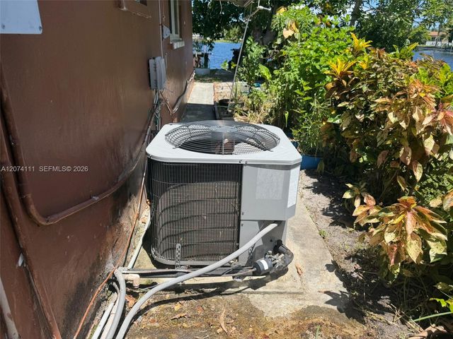 3970 NW 50th Avenue, Lauderdale Lakes, FL 33319