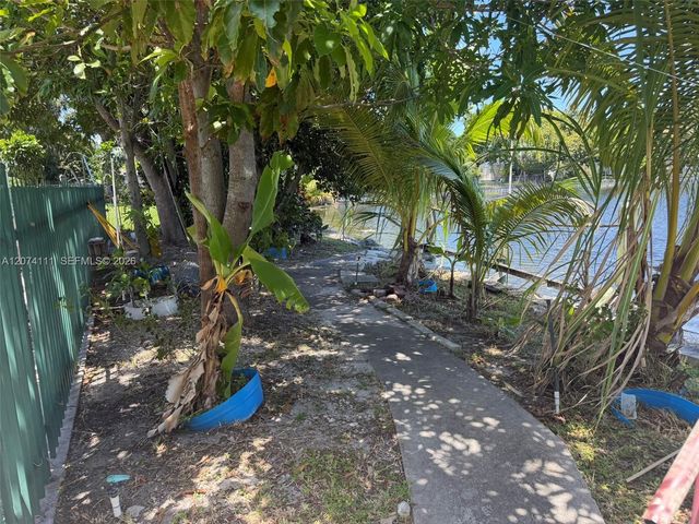 3970 NW 50th Avenue, Lauderdale Lakes, FL 33319