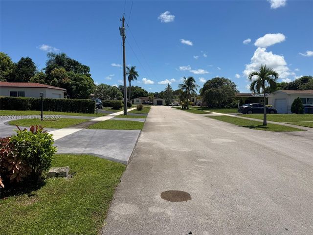 3970 NW 50th Avenue, Lauderdale Lakes, FL 33319