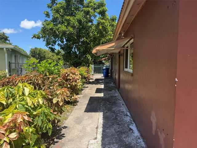 3970 NW 50th Avenue, Lauderdale Lakes, FL 33319