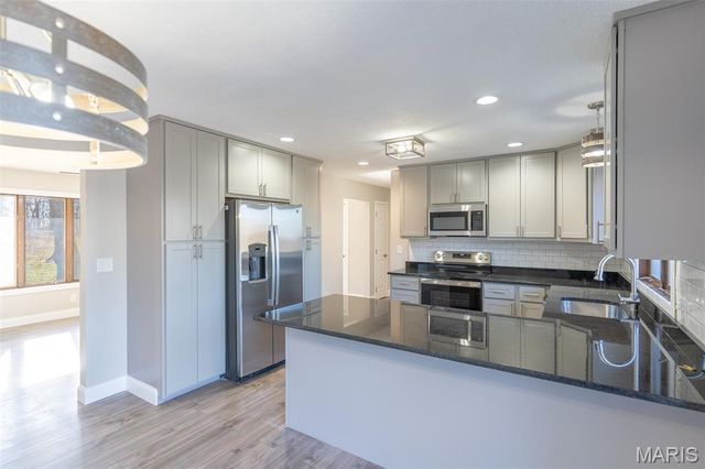 7999 State Rd DD, Bloomsdale, MO 63627