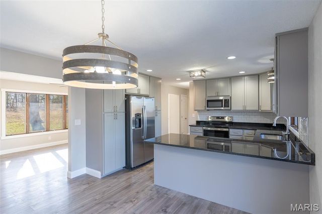 7999 State Rd DD, Bloomsdale, MO 63627