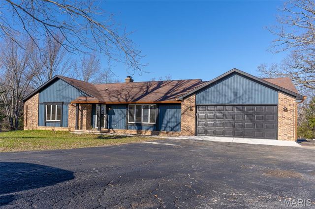 7999 State Rd DD, Bloomsdale, MO 63627