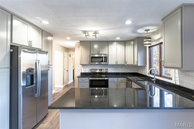 7999 State Rd DD, Bloomsdale, MO 63627