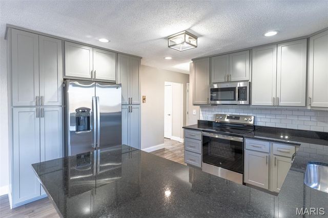 7999 State Rd DD, Bloomsdale, MO 63627